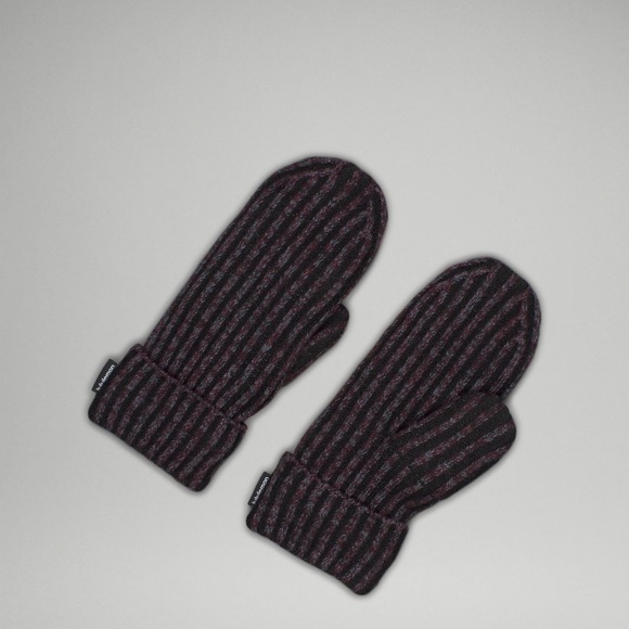 🍋 Lululemon Textured Fleece-Lined Knit Mittens AND Ear Warmer Set, NWT - Picture 7 of 11